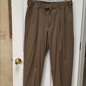 Men dress pants, hardly worn smoke &pet free home